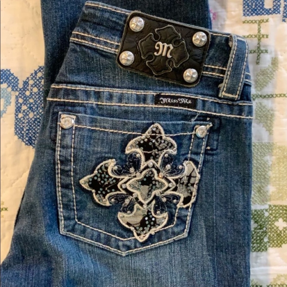 Miss Me jeans capris easy like new bling cross 27